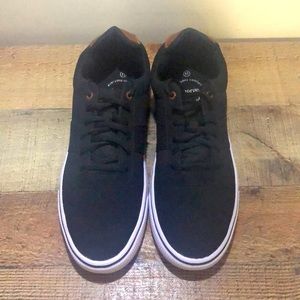 Clean sneaker for 20$ :)